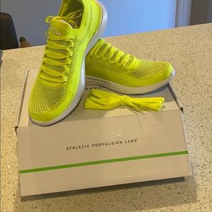 APL women’s tech loom breeze sneakers